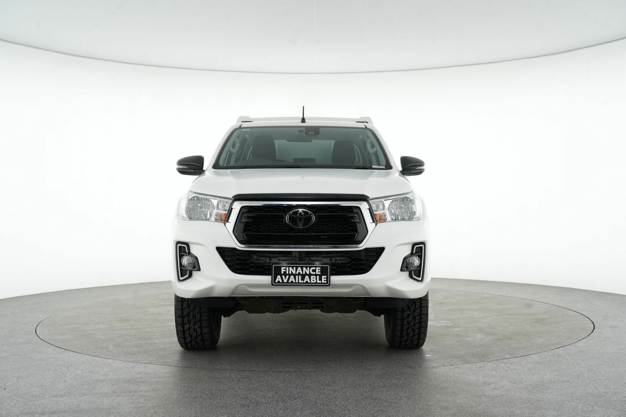 Toyota Hilux image 3
