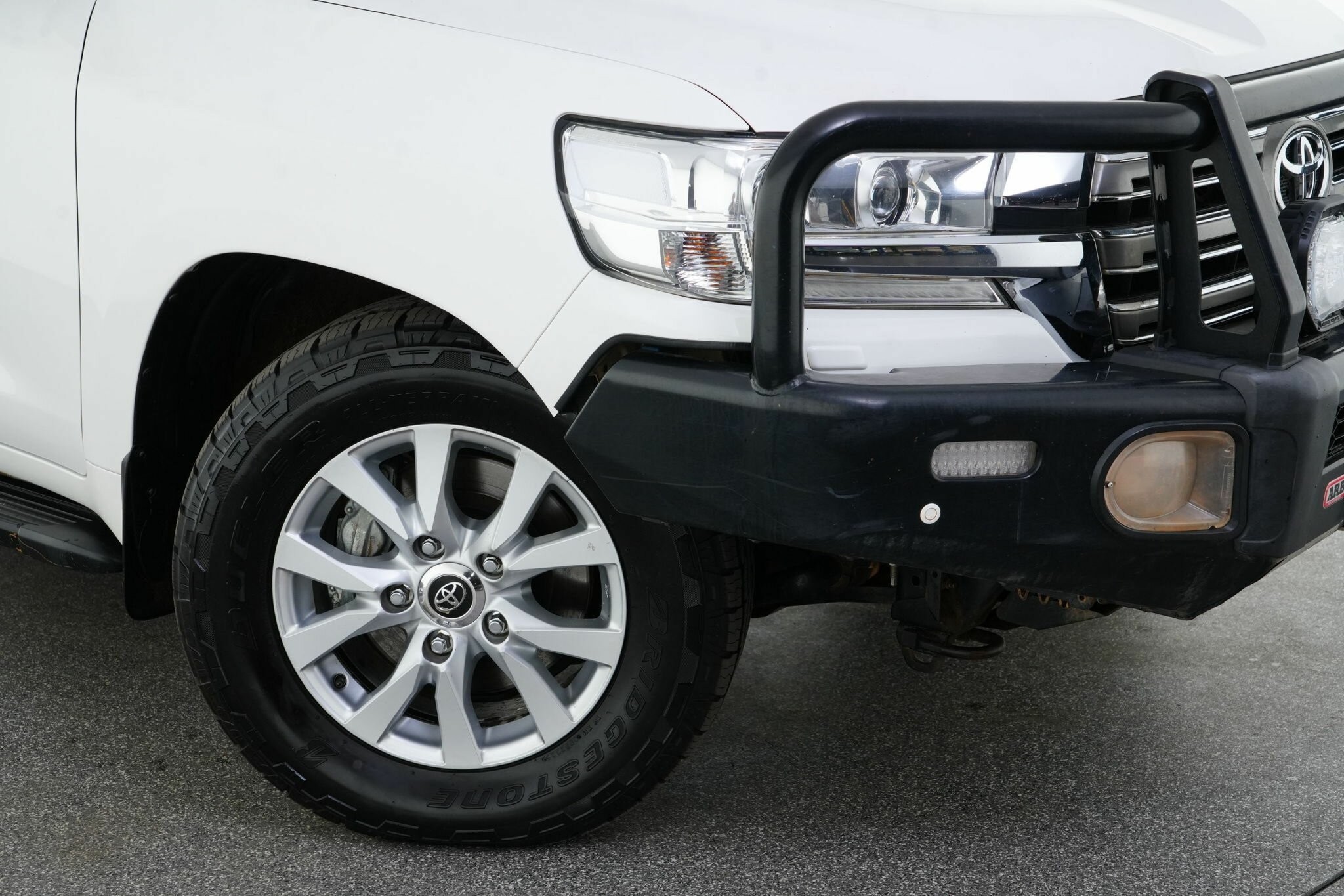 Toyota Landcruiser image 2
