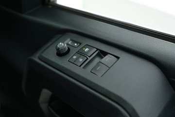 https://vehicle-cdn.autoleague.cloud/30641_U513152_13.jpg