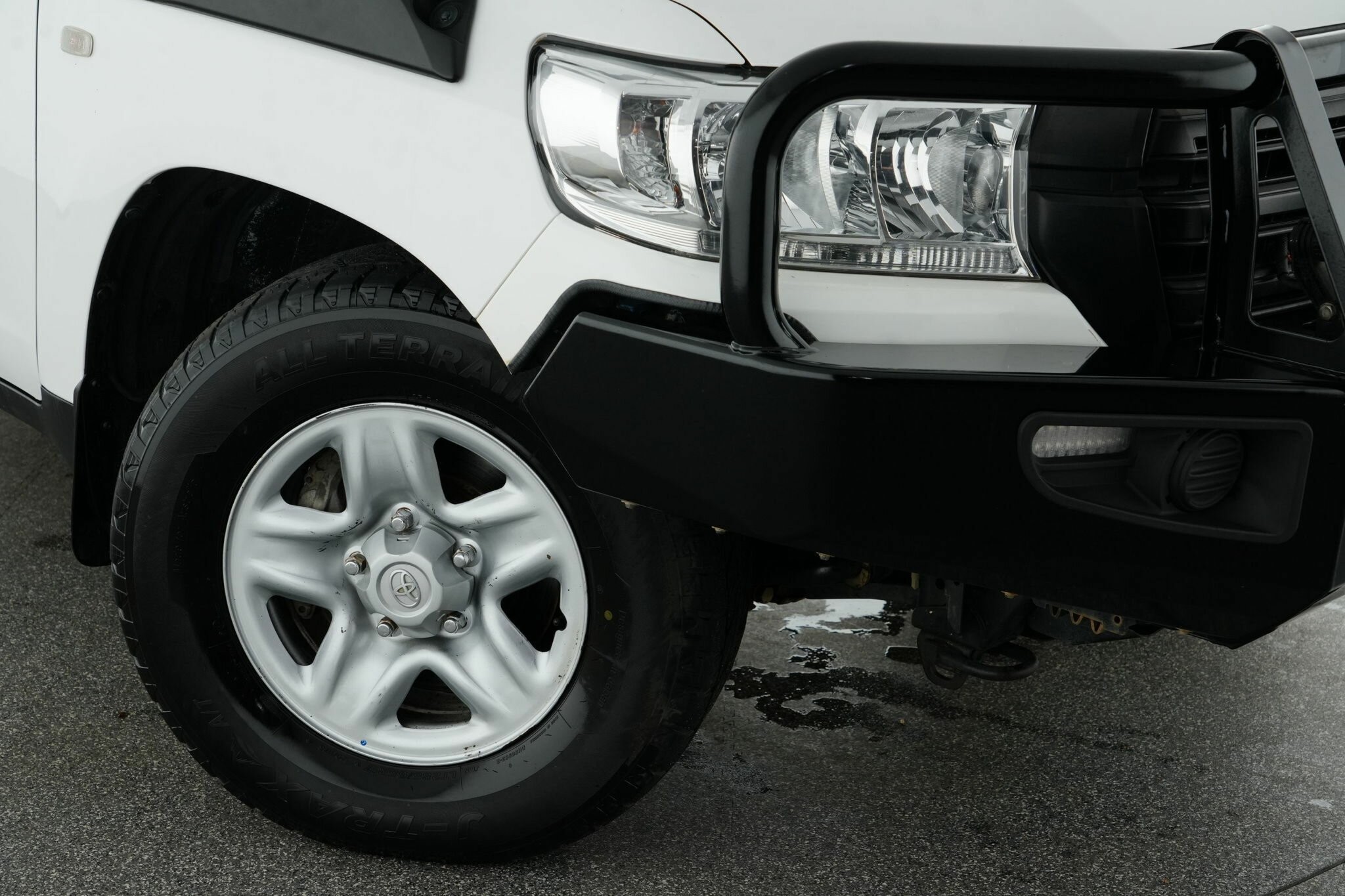 Toyota Landcruiser image 2