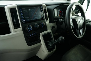 https://vehicle-cdn.autoleague.cloud/30641_U513161_25.jpg