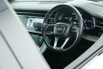 https://vehicle-cdn.autoleague.cloud/30641_U513162_13.jpg