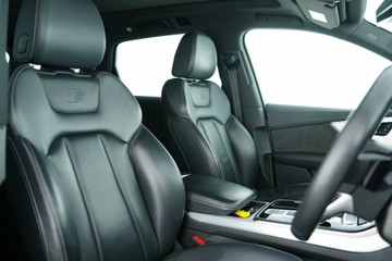 https://vehicle-cdn.autoleague.cloud/30641_U513162_15.jpg
