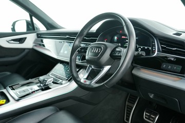 https://vehicle-cdn.autoleague.cloud/30641_U513162_16.jpg