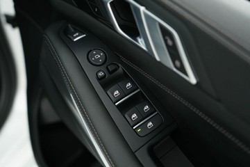 https://vehicle-cdn.autoleague.cloud/30641_U513173_16.jpg