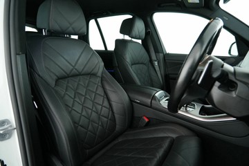 https://vehicle-cdn.autoleague.cloud/30641_U513173_17.jpg