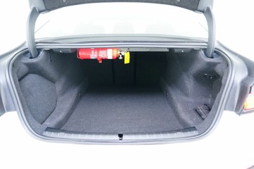 https://vehicle-cdn.autoleague.cloud/30641_U513174_12.jpg