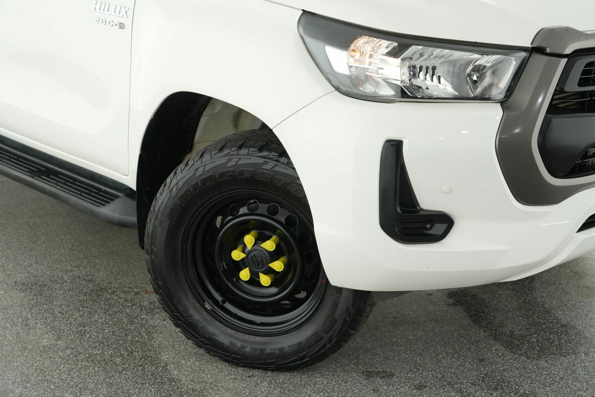 Toyota Hilux image 2