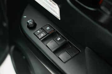 https://vehicle-cdn.autoleague.cloud/30641_U513183_13.jpg