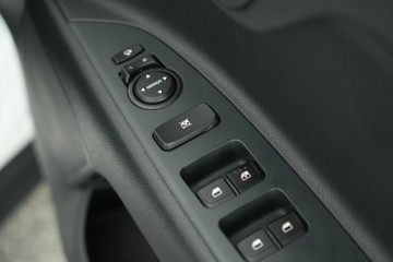 https://vehicle-cdn.autoleague.cloud/30641_U513191_18.jpg