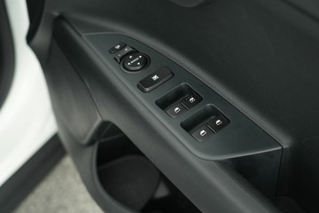 https://vehicle-cdn.autoleague.cloud/30641_U513192_18.jpg
