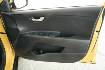 https://vehicle-cdn.autoleague.cloud/30641_U513194_17.jpg