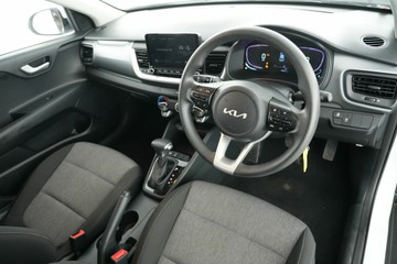 https://vehicle-cdn.autoleague.cloud/30641_U513195_16.jpg