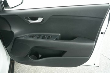 https://vehicle-cdn.autoleague.cloud/30641_U513195_17.jpg