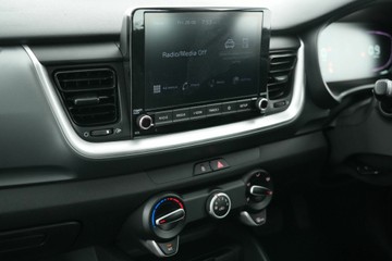 https://vehicle-cdn.autoleague.cloud/30641_U513195_28.jpg