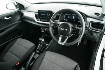 https://vehicle-cdn.autoleague.cloud/30641_U513196_15.jpg