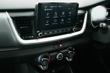 https://vehicle-cdn.autoleague.cloud/30641_U513196_27.jpg
