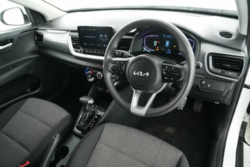 https://vehicle-cdn.autoleague.cloud/30641_U513197_16.jpg