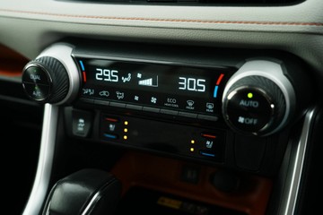https://vehicle-cdn.autoleague.cloud/30641_U513203_27.jpg