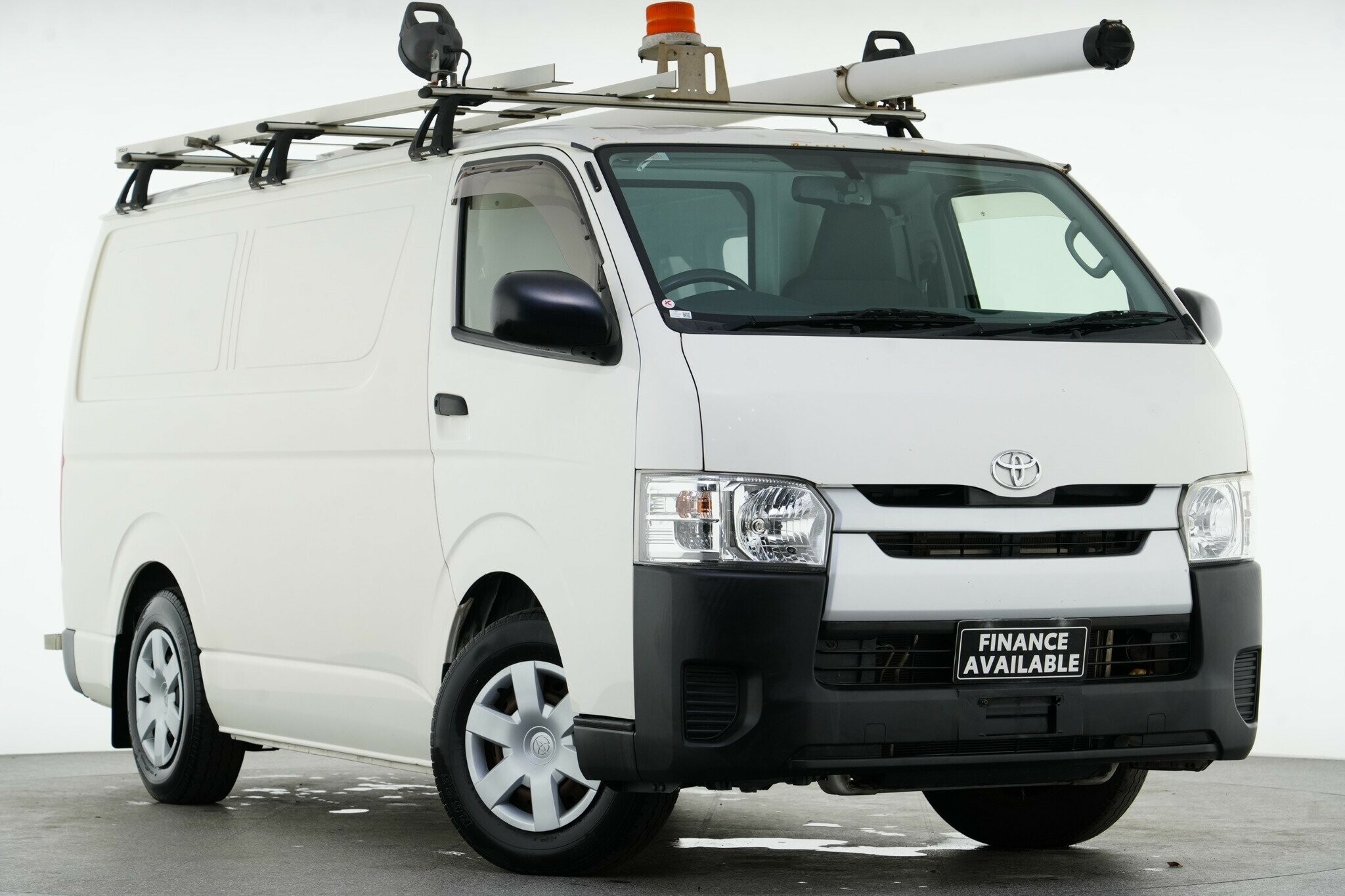 Toyota Hiace image 1