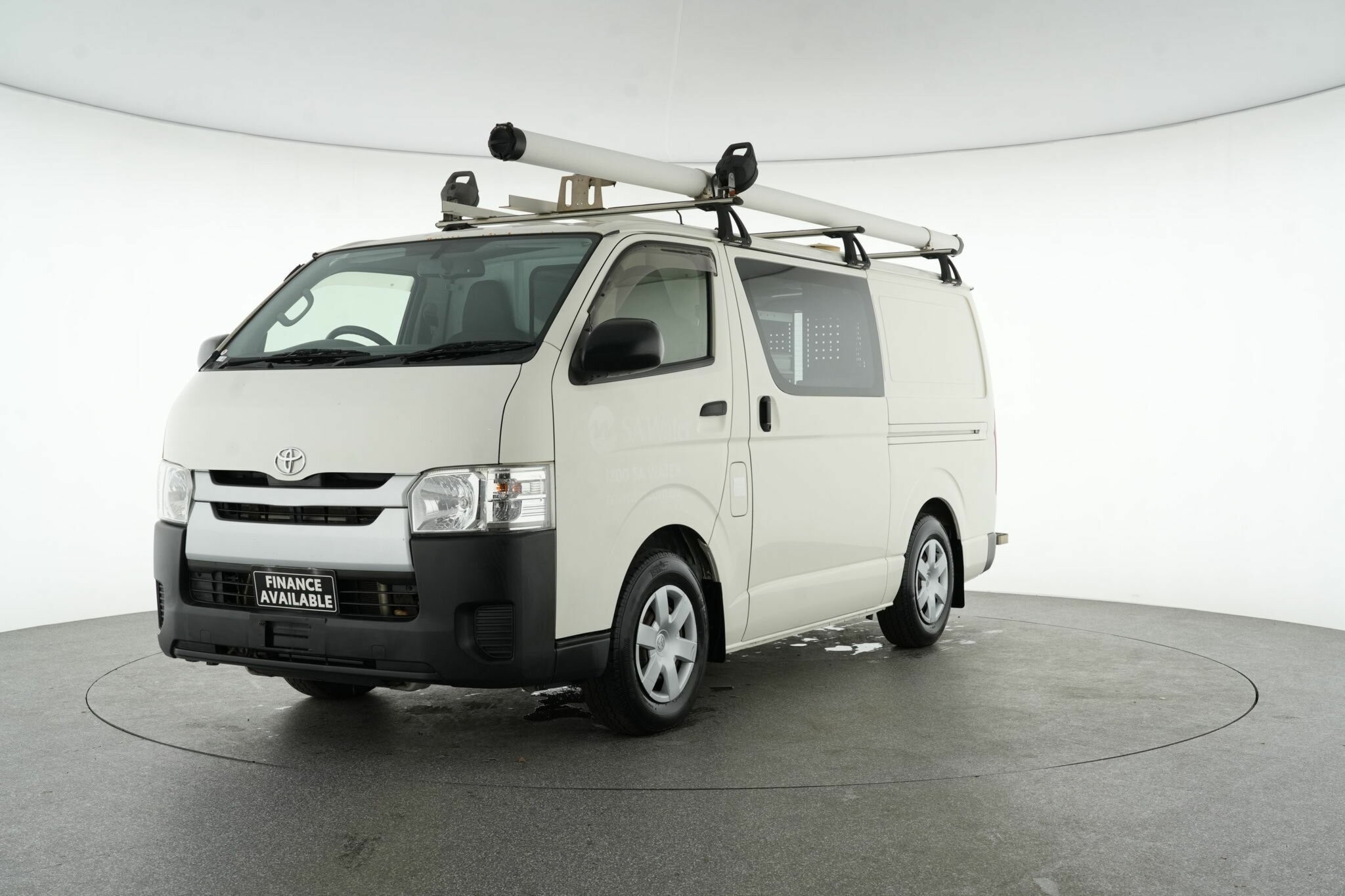 Toyota Hiace image 4