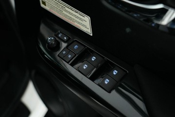 https://vehicle-cdn.autoleague.cloud/30641_U513205_16.jpg