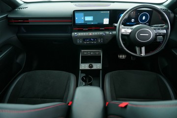 https://vehicle-cdn.autoleague.cloud/30641_U513216_16.jpg