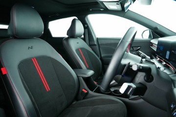 https://vehicle-cdn.autoleague.cloud/30641_U513216_17.jpg