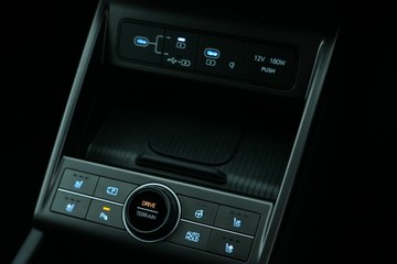 https://vehicle-cdn.autoleague.cloud/30641_U513216_29.jpg