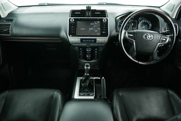 https://vehicle-cdn.autoleague.cloud/30641_U513220_18.jpg