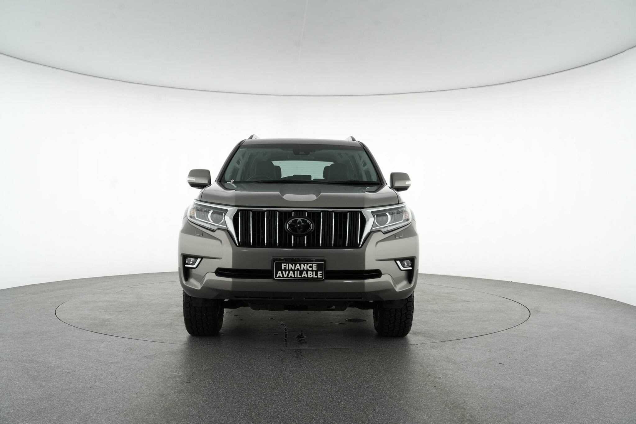 Toyota Landcruiser Prado image 3