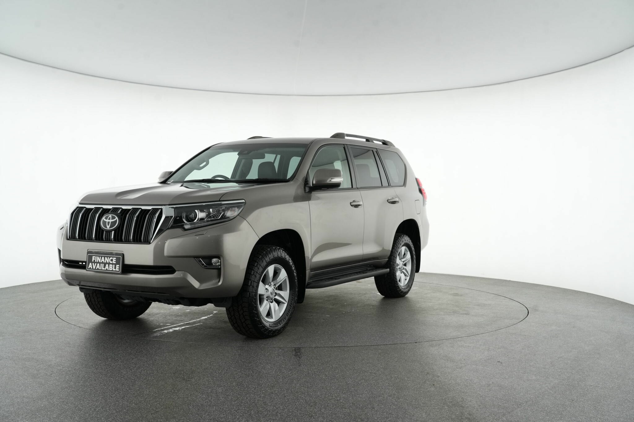 Toyota Landcruiser Prado image 4
