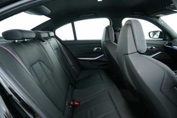 https://vehicle-cdn.autoleague.cloud/30641_U513238_17.jpg
