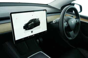 https://vehicle-cdn.autoleague.cloud/30641_U513241_26.jpg