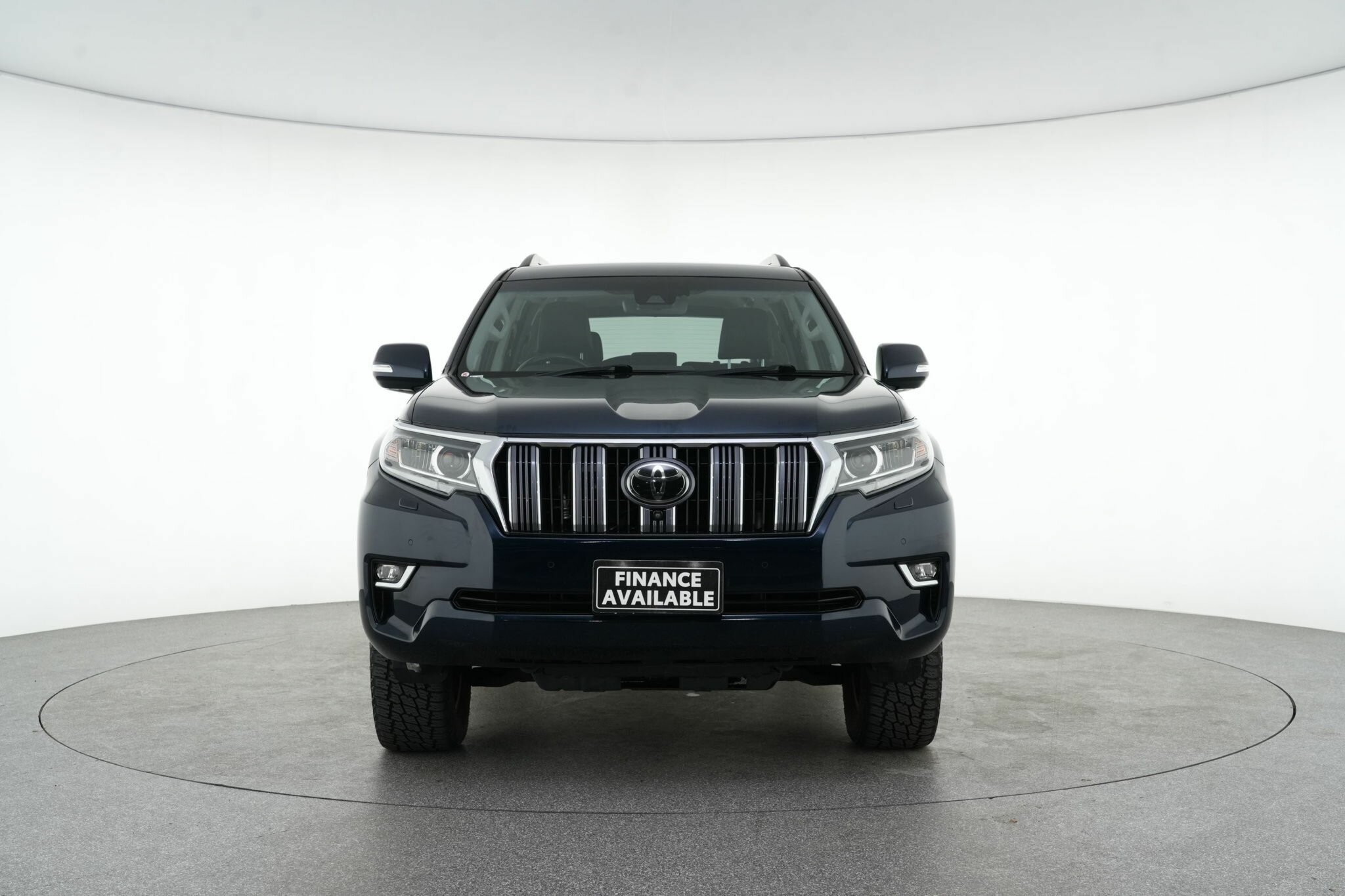 Toyota Landcruiser Prado image 3