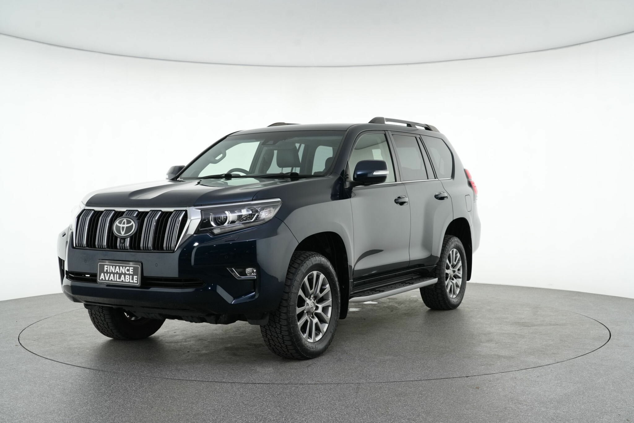 Toyota Landcruiser Prado image 4