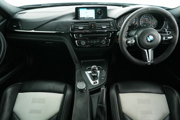 https://vehicle-cdn.autoleague.cloud/30641_U513243_15.jpg