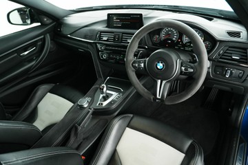 https://vehicle-cdn.autoleague.cloud/30641_U513243_17.jpg