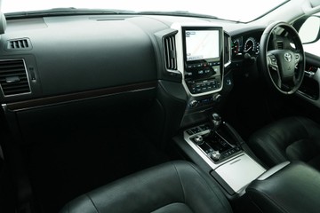 https://vehicle-cdn.autoleague.cloud/30641_U513252_33.jpg