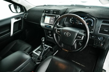 https://vehicle-cdn.autoleague.cloud/30641_U513255_16.jpg