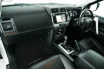 https://vehicle-cdn.autoleague.cloud/30641_U513255_25.jpg