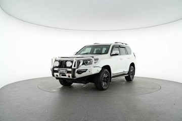 https://vehicle-cdn.autoleague.cloud/30641_U513255_4.jpg