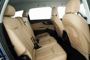 https://vehicle-cdn.autoleague.cloud/30641_U513256_13.jpg