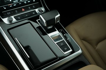 https://vehicle-cdn.autoleague.cloud/30641_U513256_29.jpg