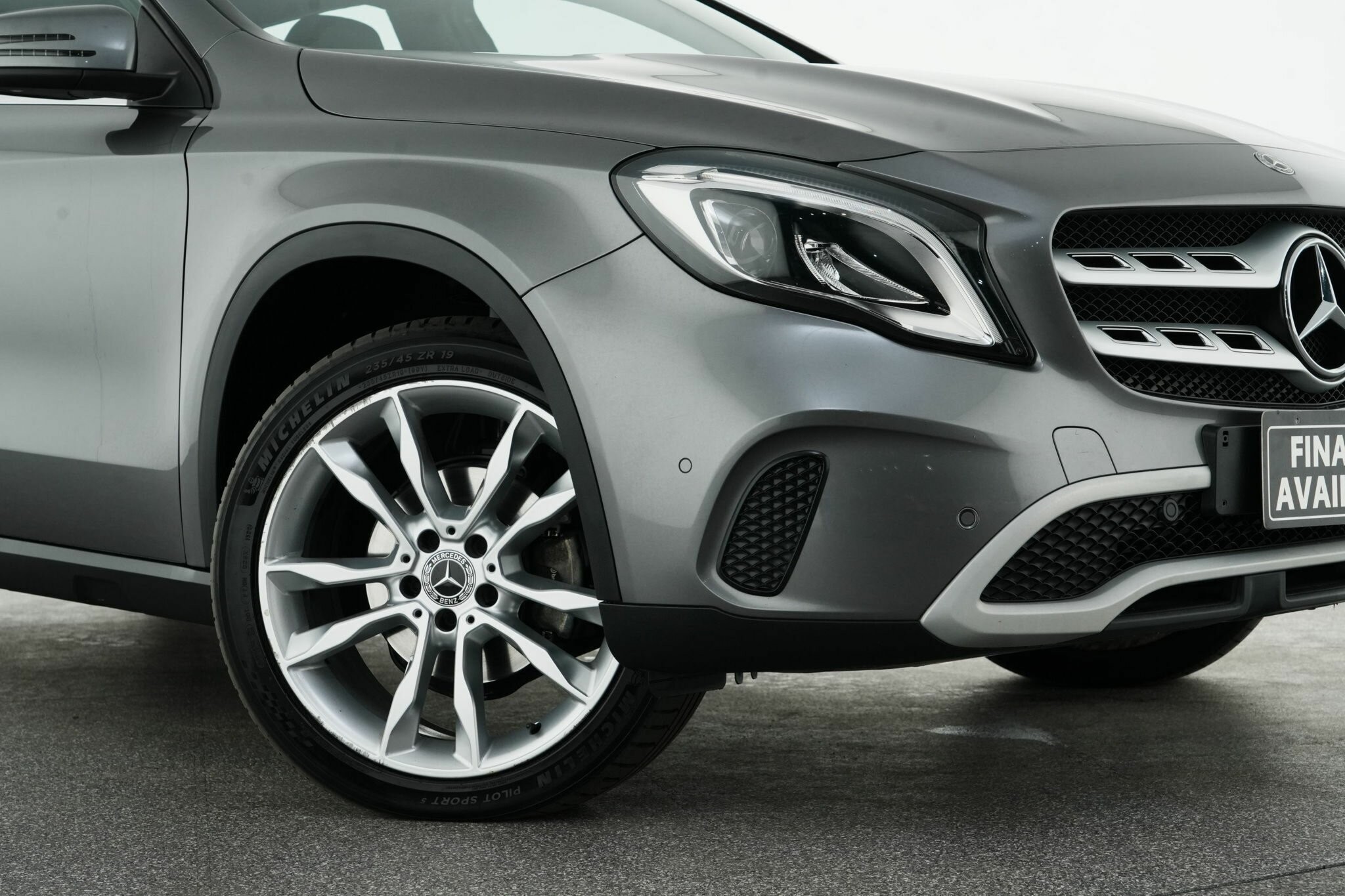 Mercedes Benz Gla-class image 2