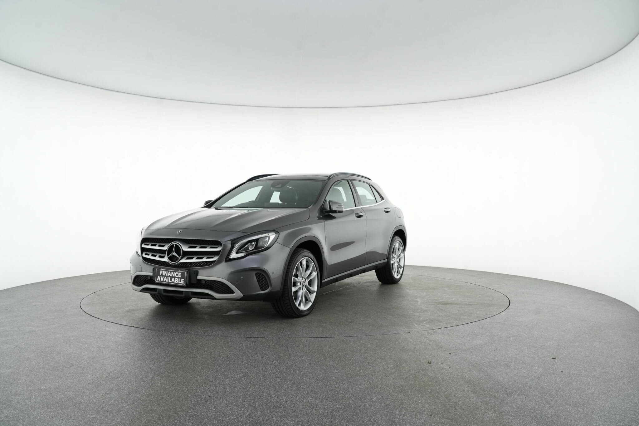 Mercedes Benz Gla-class image 4