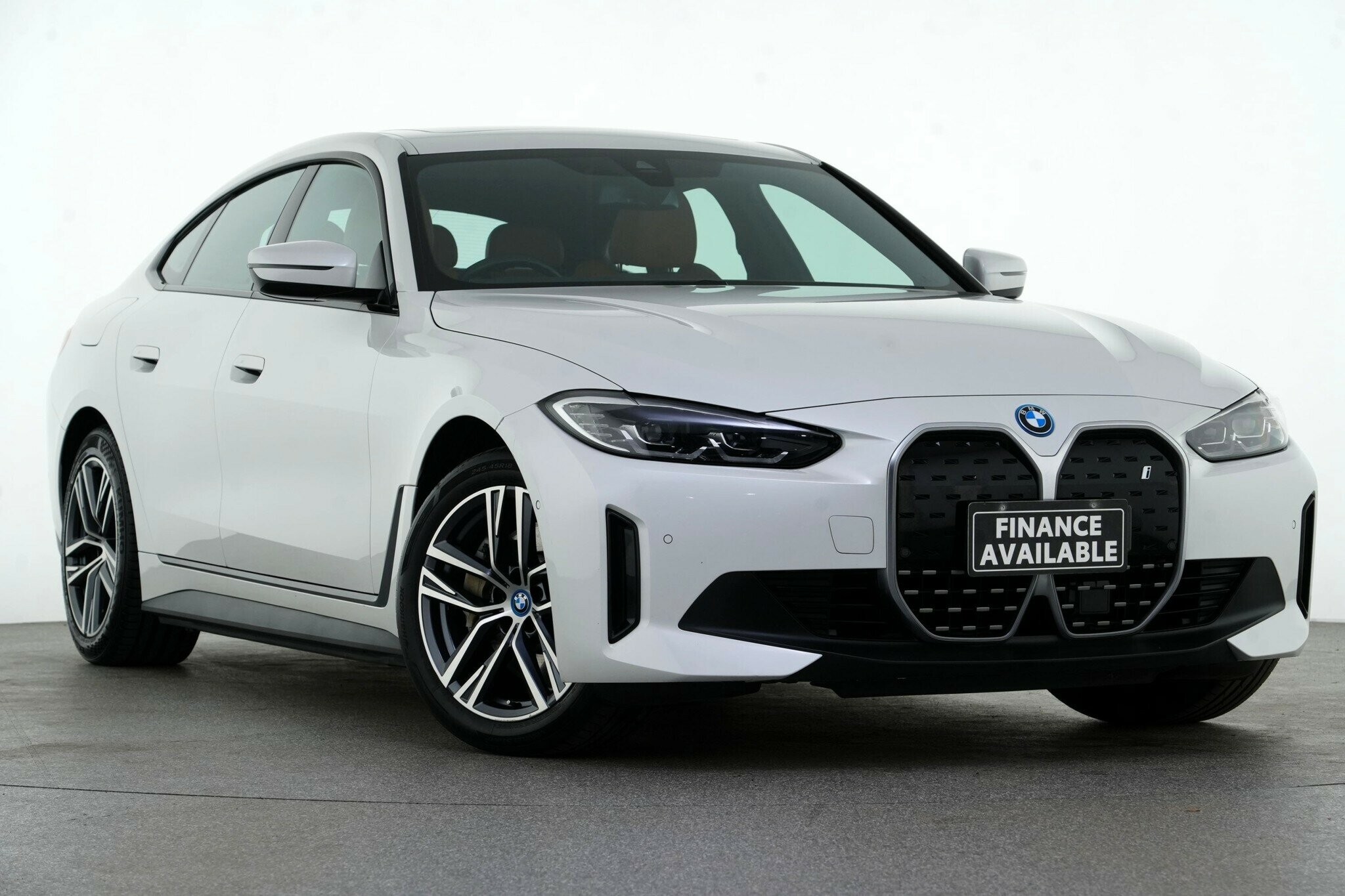 BMW I4 image 1