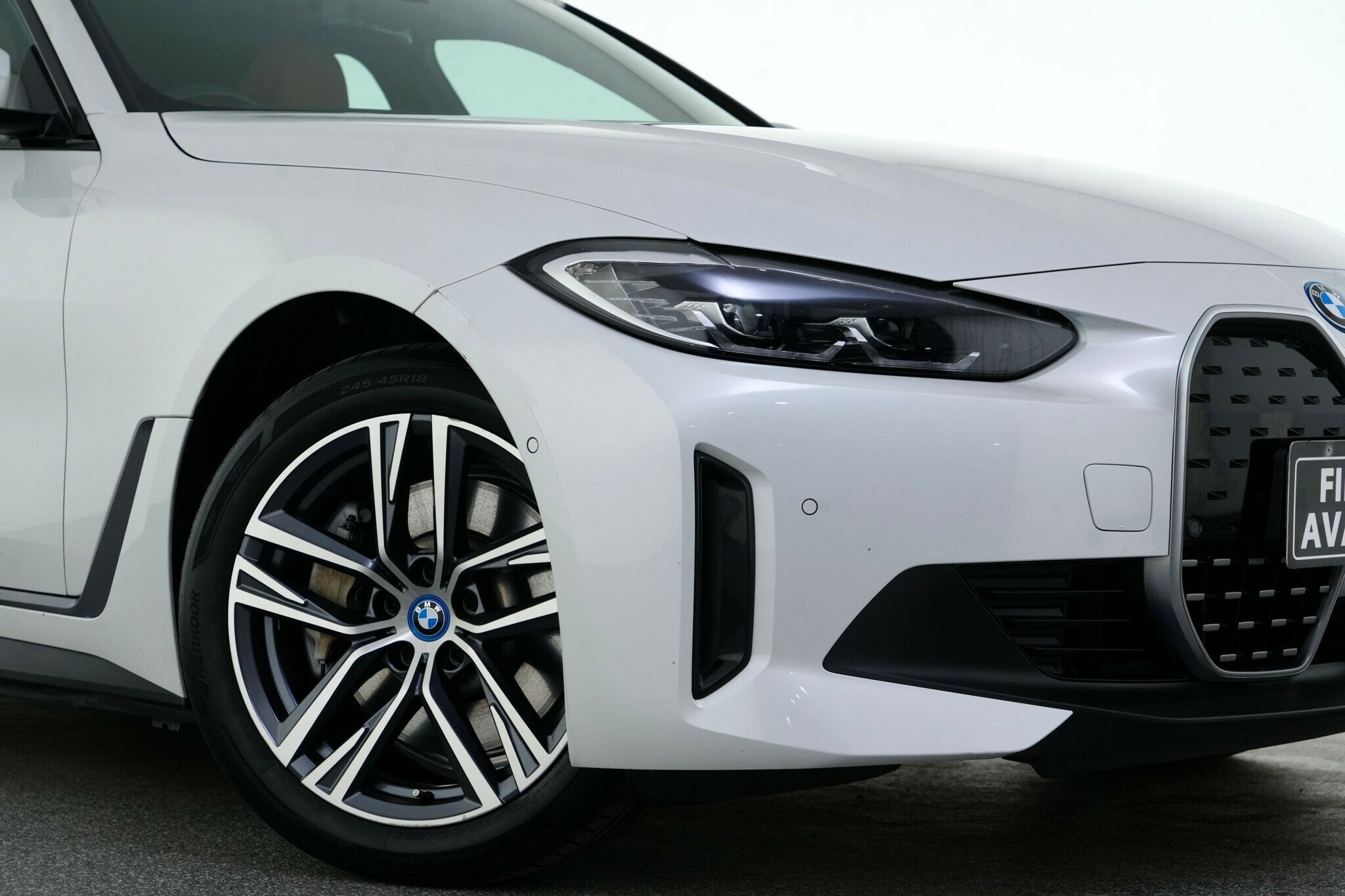 BMW I4 image 2