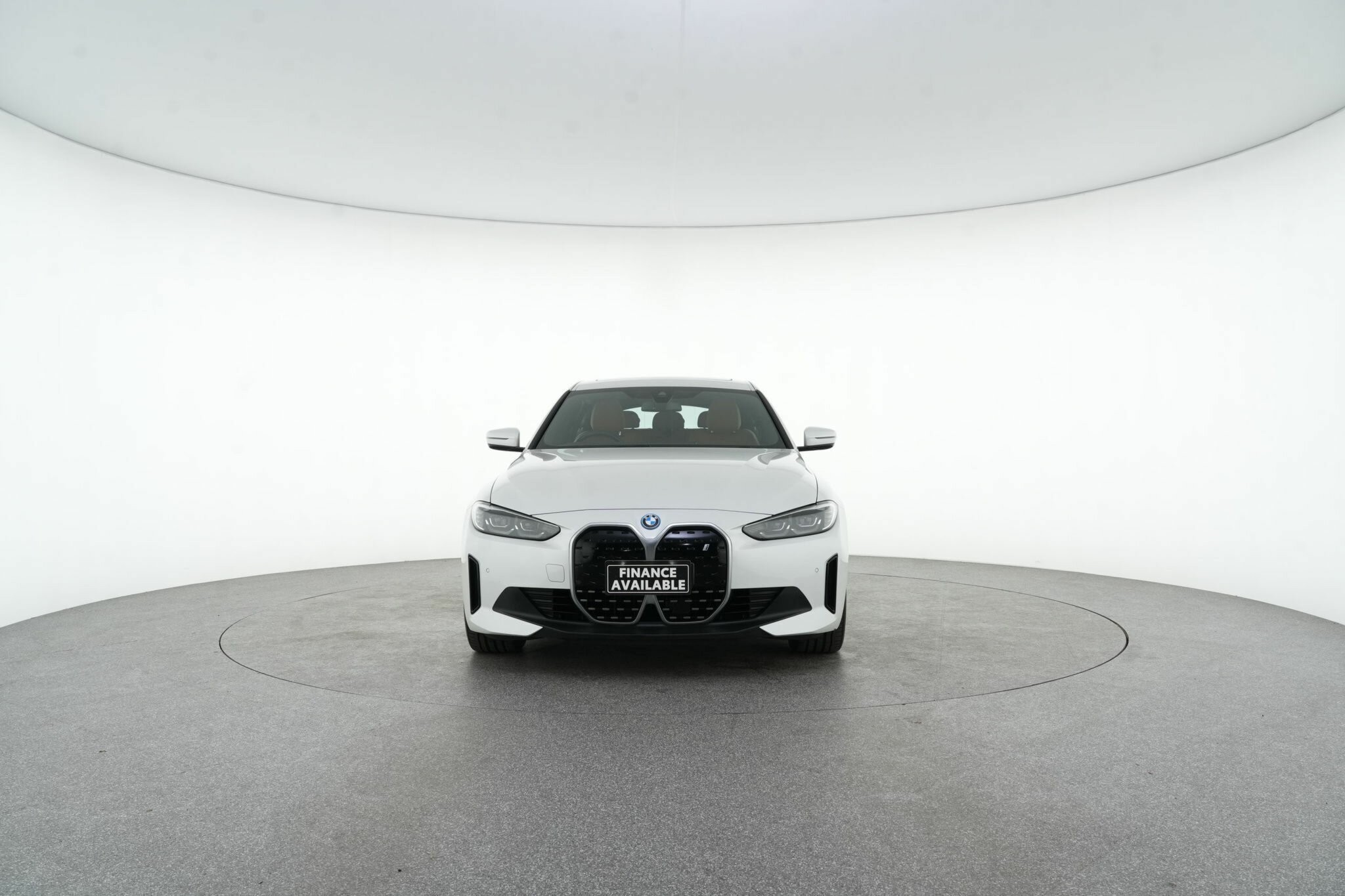 BMW I4 image 3