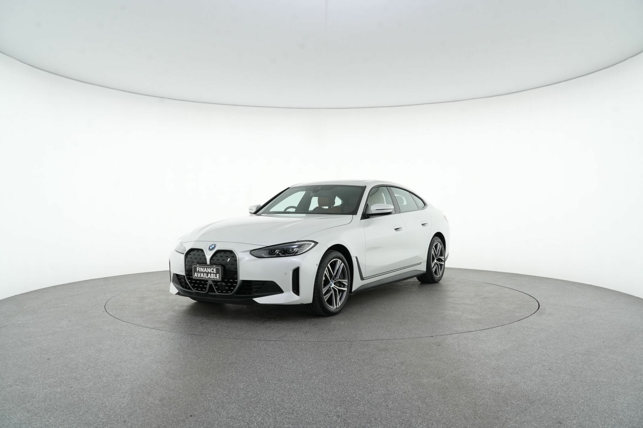 BMW I4 image 4